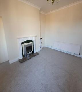 3 bedroom flat to rent, Armstrong Terrace, South Shields