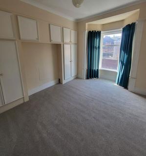 3 bedroom flat to rent, Armstrong Terrace, South Shields