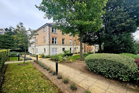 1 bedroom flat for sale, Glen View, Gravesend, DA12
