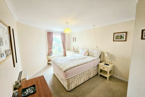 1 bedroom flat for sale, Glen View, Gravesend, DA12