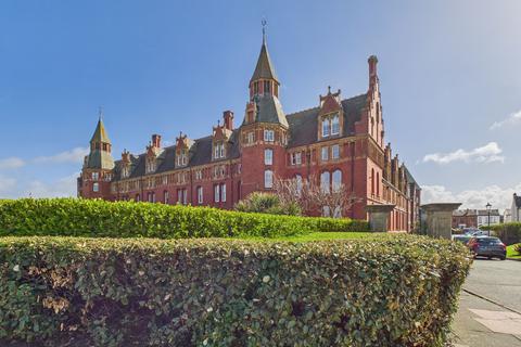 3 bedroom apartment for sale, Promenade, Southport PR9