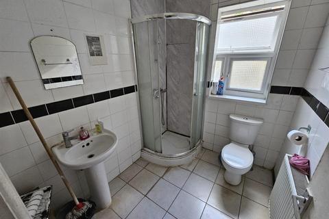 House share to rent, Earlham Grove, Forest Gate E7