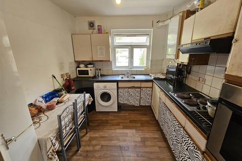 House share to rent, Earlham Grove, Forest Gate E7