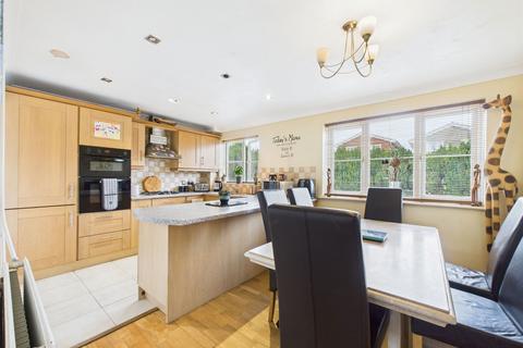 5 bedroom link detached house for sale, Romilly Gardens, Ramsgate CT12