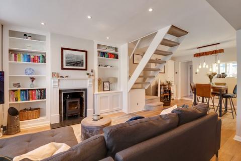 32 Dennis Road, East Molesey, KT8 9ED