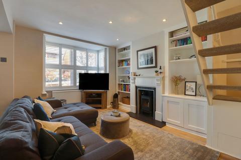 32 Dennis Road, East Molesey, KT8 9ED