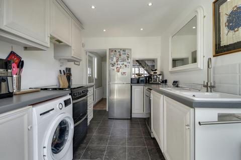 32 Dennis Road, East Molesey, KT8 9ED