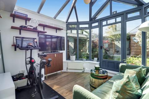 32 Dennis Road, East Molesey, KT8 9ED