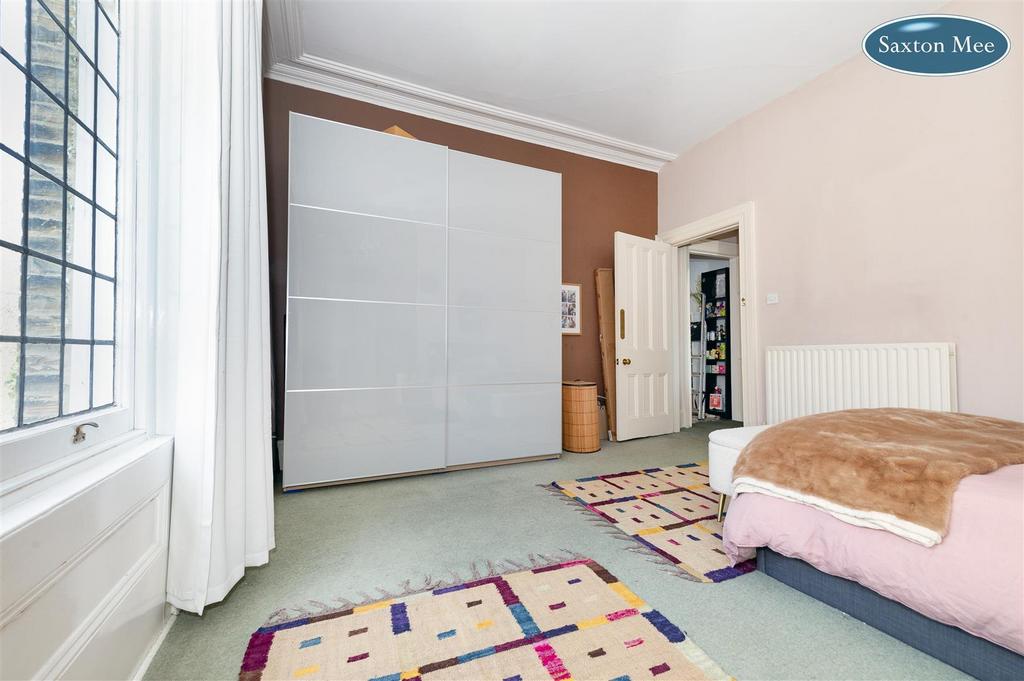 Bedroom 4951.jpg