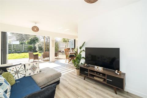 148a Burnt Ash Hill, London, SE12 0HU
