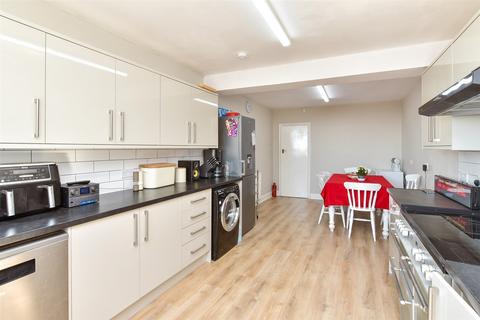 4 bedroom bungalow for sale, Rodmell Avenue, Saltdean, East Sussex