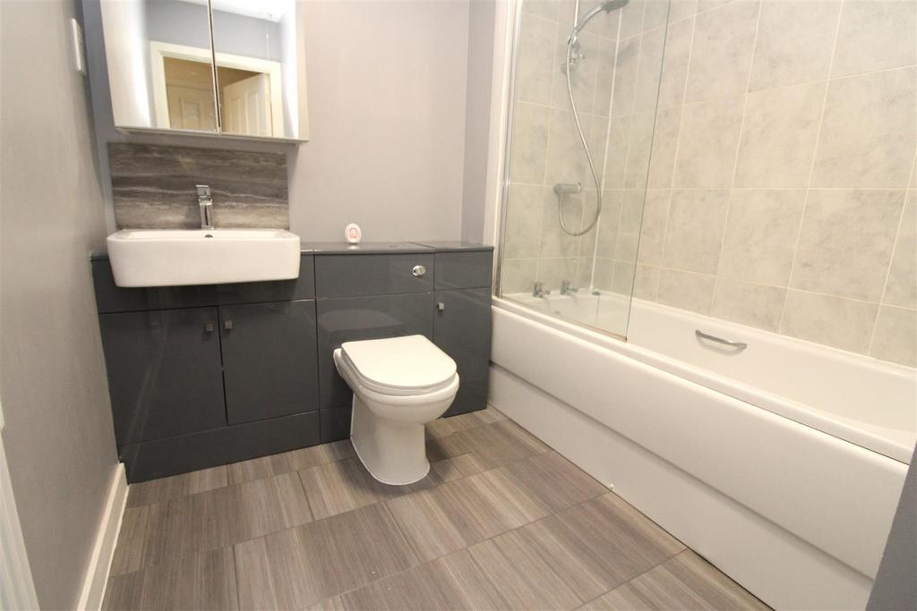 Bathroom 2.JPG