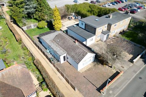 3 bedroom detached bungalow for sale, Eagle Farm Road, Biggleswade SG18