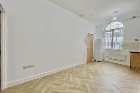 undefined, Roundhay Road, Leeds LS8