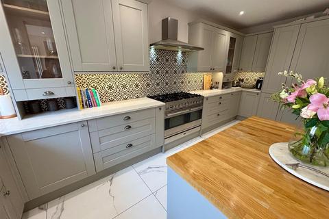 4 bedroom semi-detached house for sale, Fallibroome Road, Macclesfield