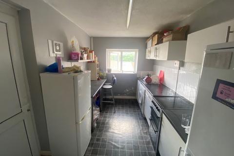 4 bedroom terraced house to rent, St. Michaels Avenue, Pontypridd, CF37