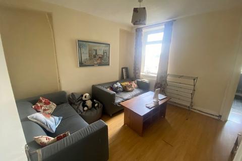 4 bedroom terraced house to rent, St. Michaels Avenue, Pontypridd, CF37