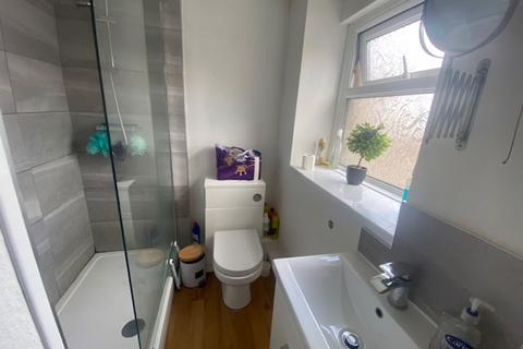 4 bedroom terraced house to rent, St. Michaels Avenue, Pontypridd, CF37