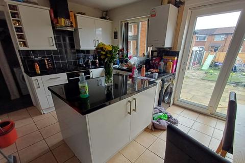 16 Blithfield Walk, Denton, Manchester, M34 6JH