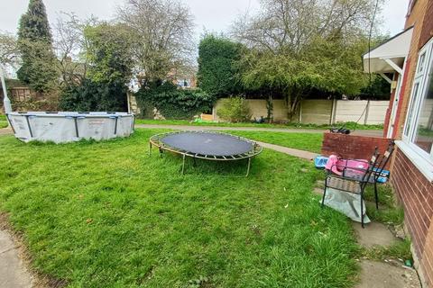 16 Blithfield Walk, Denton, Manchester, M34 6JH