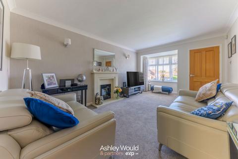 14 Hightree Close, Birmingham, B32 3QP