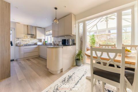14 Hightree Close, Birmingham, B32 3QP