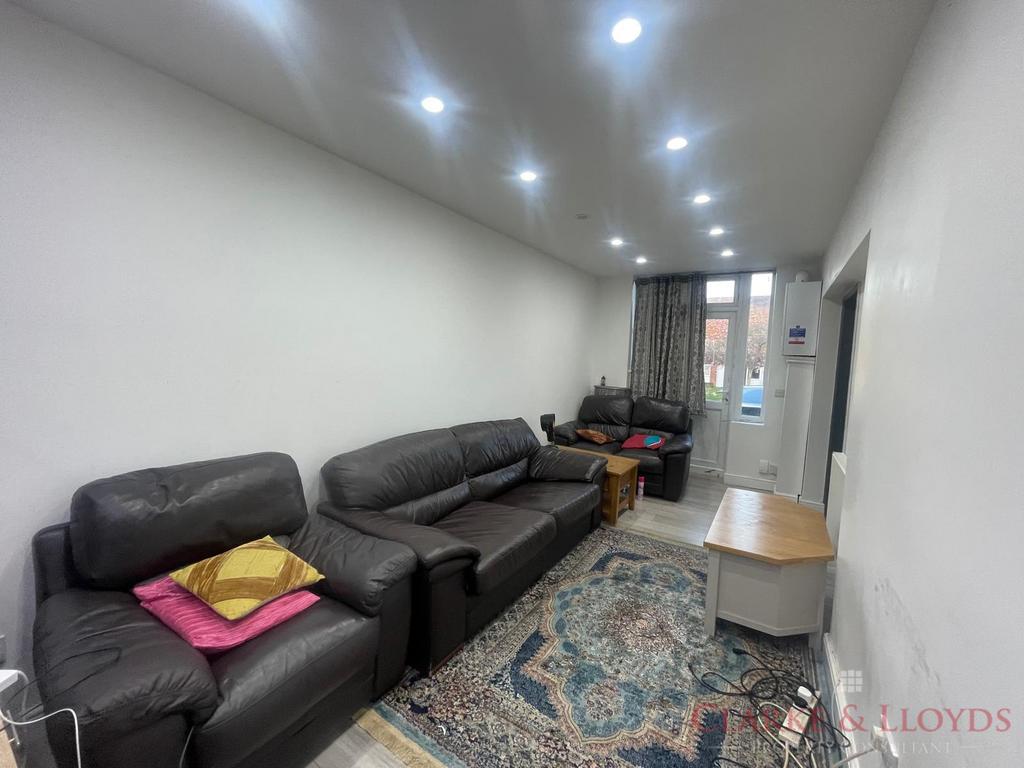 Two Bed in sought after area of Woodford Green