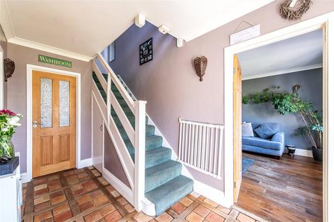 10 Bentley Close, Longfield, DA3 7LJ