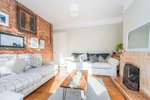 3 bedroom semi-detached house to rent, West Parade, PETERBOROUGH PE3