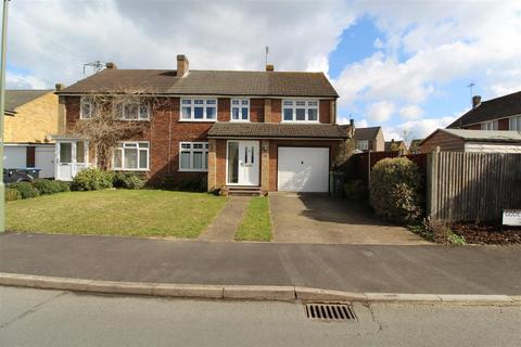 15 Godley Road, Byfleet, West Byfleet, KT14 7EW