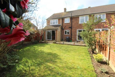 15 Godley Road, Byfleet, West Byfleet, KT14 7EW