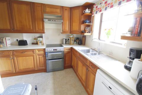 15 Godley Road, Byfleet, West Byfleet, KT14 7EW