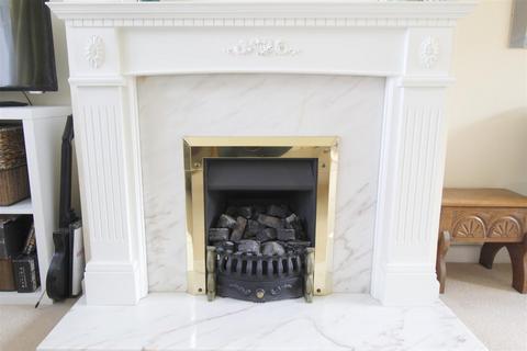 15 Godley Road, Byfleet, West Byfleet, KT14 7EW