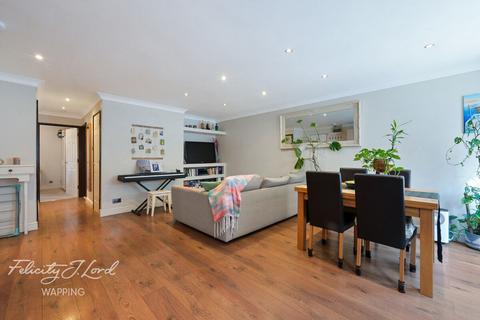 2 bedroom flat for sale, Cartwright Street, London E1