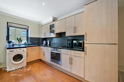 2 bedroom flat for sale, Cartwright Street, London E1