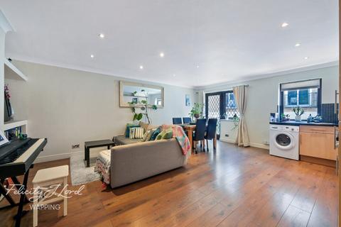 2 bedroom flat for sale, Cartwright Street, London E1