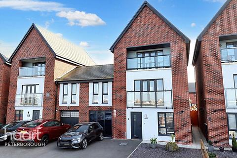 4 bedroom link detached house for sale, Emmetts Grove, Hampton Gardens