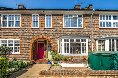 7 Freshford Street, London, SW18 3TG