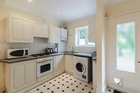 2 bedroom flat to rent, Arlington Lodge, Monument Hill, Weybridge, KT13