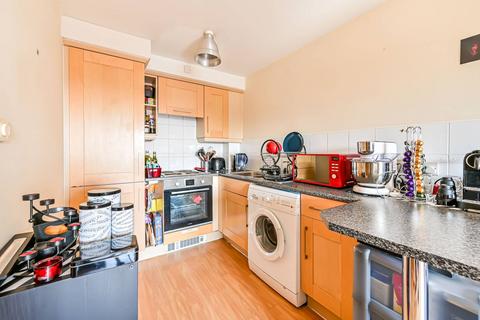 1 bedroom flat to rent, Wallace Court, Balham, London, SW17