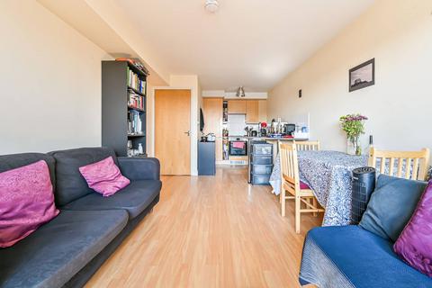 1 bedroom flat to rent, Wallace Court, Balham, London, SW17