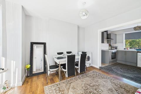 2 Abbey Grove, Nottingham, NG3 3AU