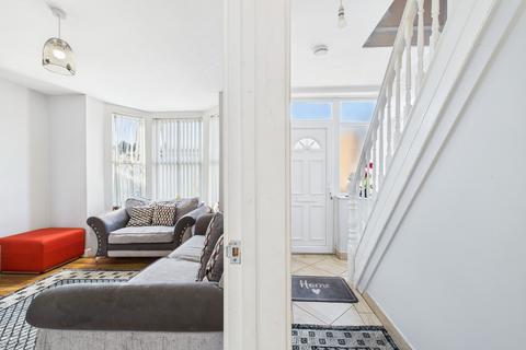 2 Abbey Grove, Nottingham, NG3 3AU