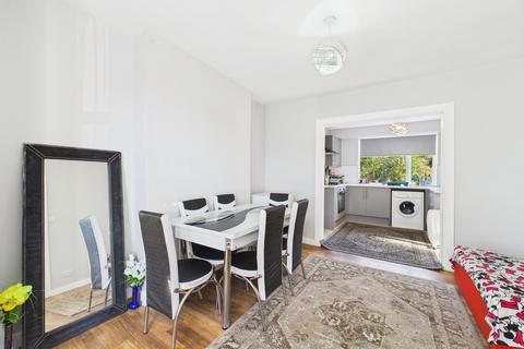 2 Abbey Grove, Nottingham, NG3 3AU