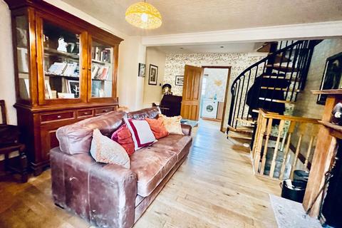 2 bedroom end of terrace house for sale, Harborne Road, Birmingham B15