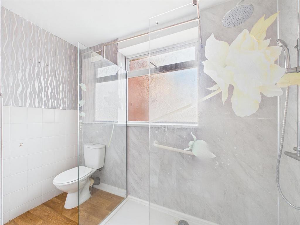 Shower 2.jpg