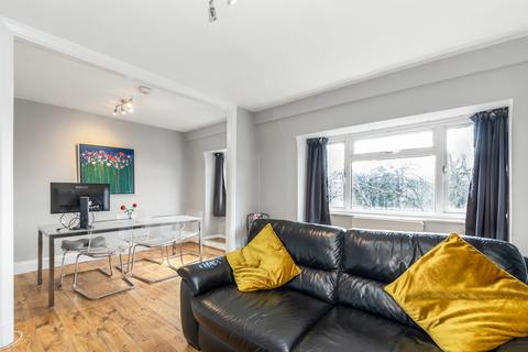 2 bedroom flat for sale, Hollydene, Beckenham Lane, Bromley, BR2
