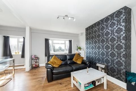 2 bedroom flat for sale, Hollydene, Beckenham Lane, Bromley, BR2