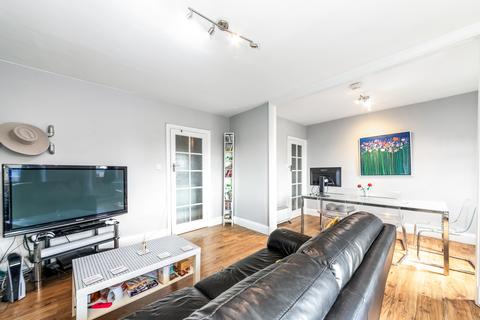 2 bedroom flat for sale, Hollydene, Beckenham Lane, Bromley, BR2