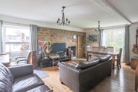 Flat 3, Belle Vue Court, 6 Belle Vue, Ilkley, LS29 8TA